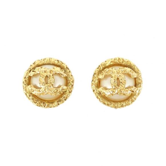 CHANEL White Earrings - Picture 1 of 3